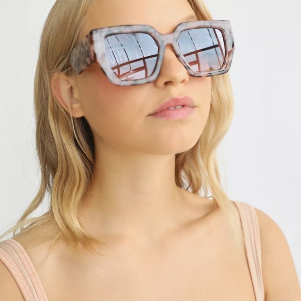 UO Drew chunky square sunglasses